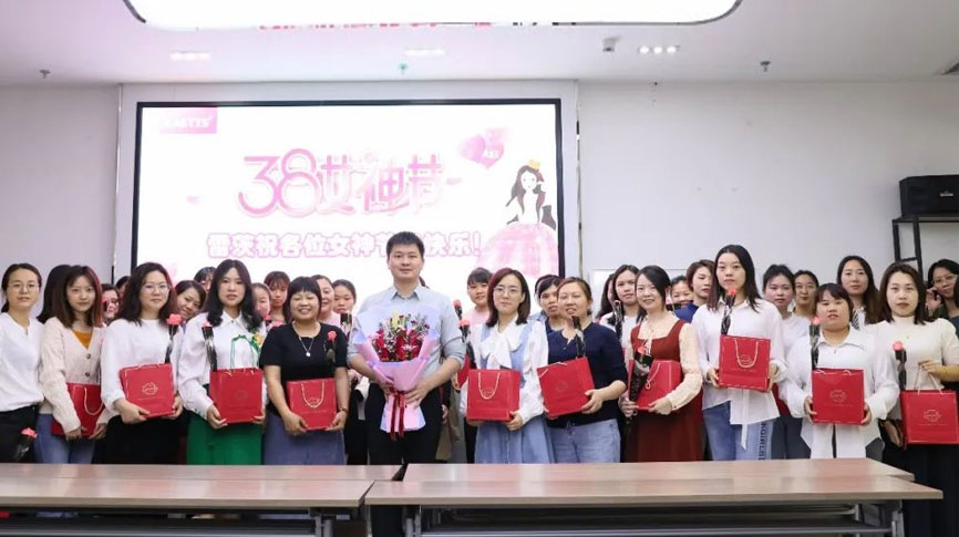 春風(fēng)十里不如你：雷茨慶祝第100個婦女節(jié)！